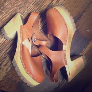 Mia Shoes - MIA Abba clog heel in luggage Mia Shoes - MIA Abba clog heel in luggage